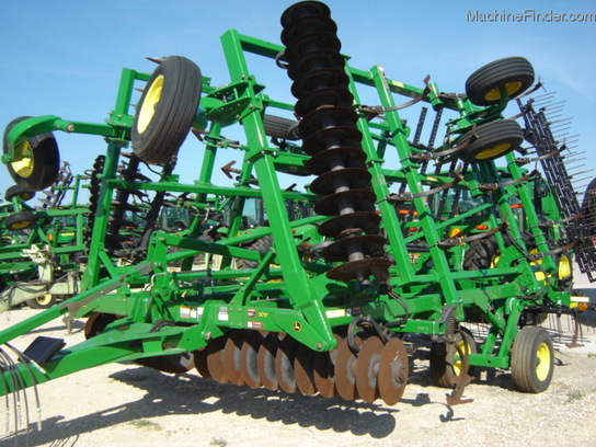 2011 John Deere 2310