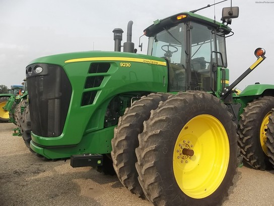 2011 John Deere 9230