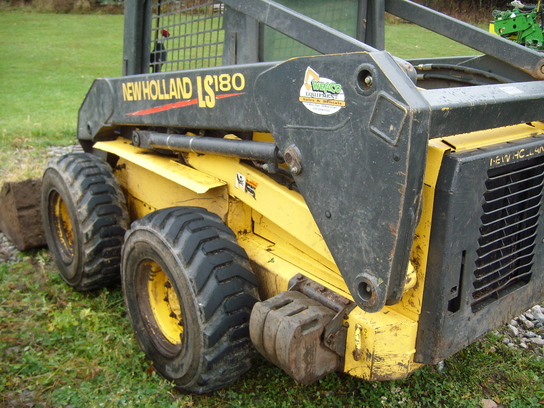 2000 New Holland LS180C