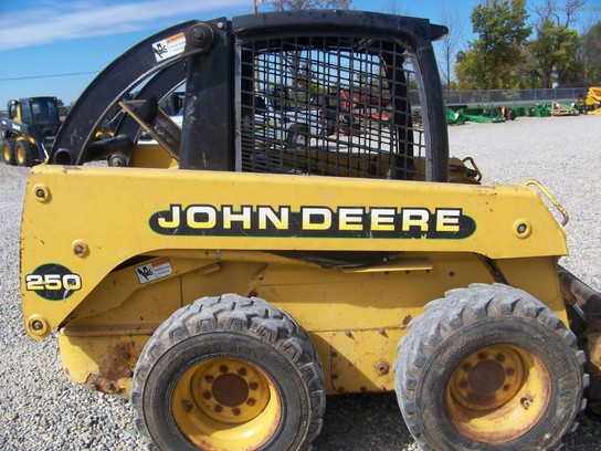 1999 John Deere 250