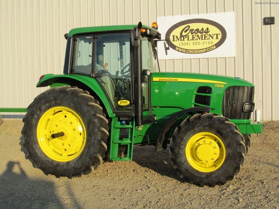 2011 John Deere 7230