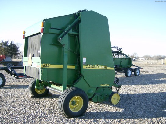 2002 John Deere 567