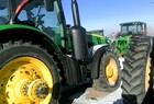  John Deere 8260R