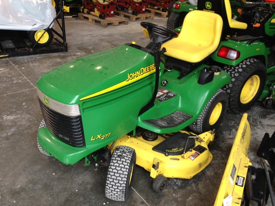 2002 John Deere LX277