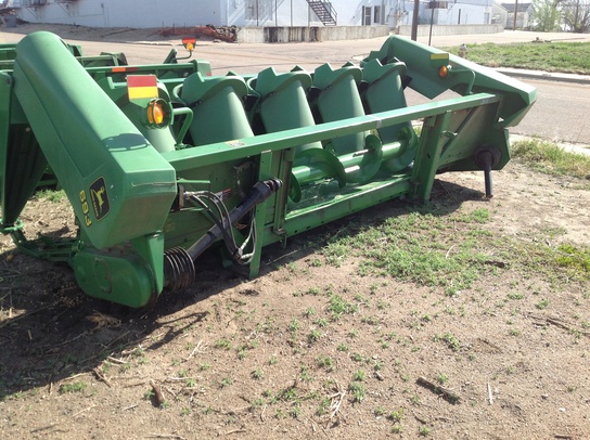 2001 John Deere 693
