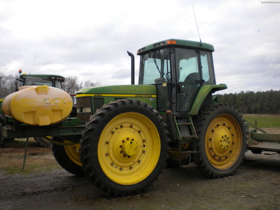 1997 John Deere 7210