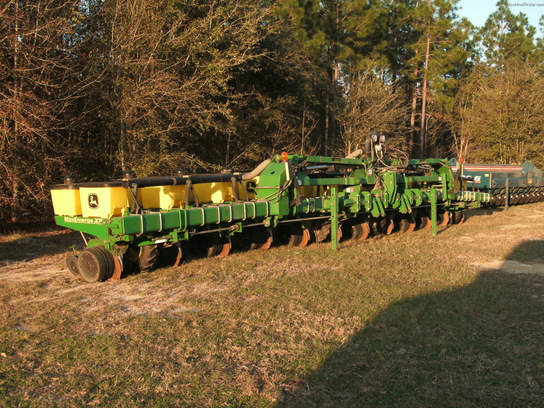2007 John Deere 1720