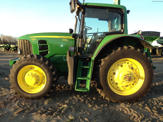 2011 John Deere 7530 Prem