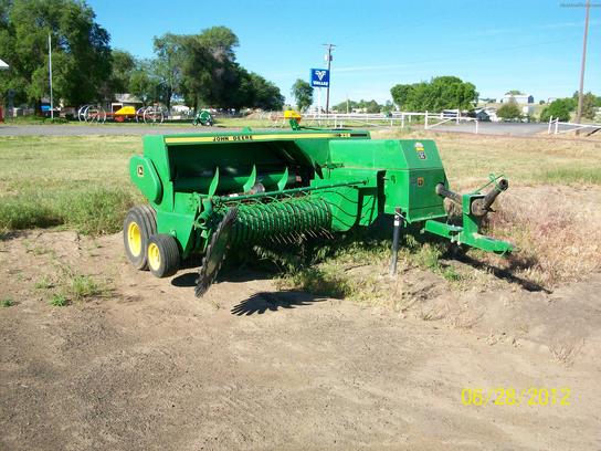  John Deere 338