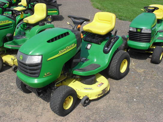 2005 John Deere L111