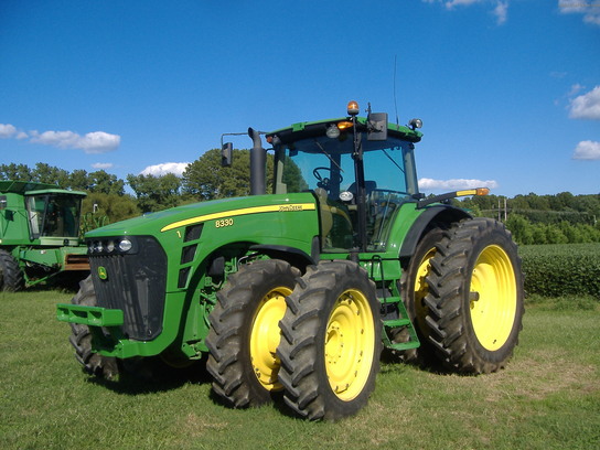 2009 John Deere 8330