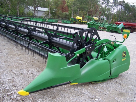 2010 John Deere 635F