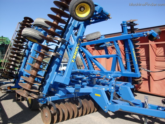 2010 Landoll 7430-33