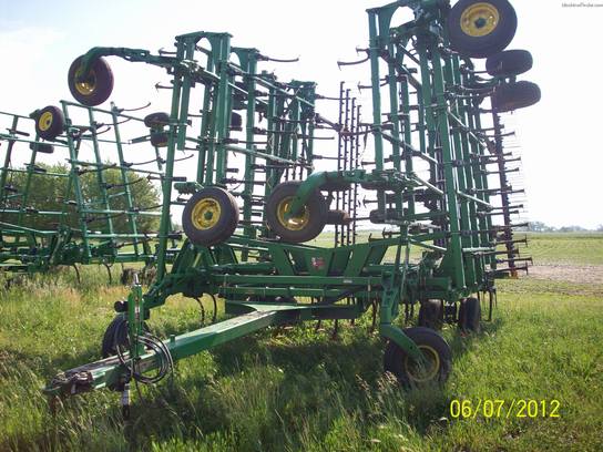 2009 John Deere 2210
