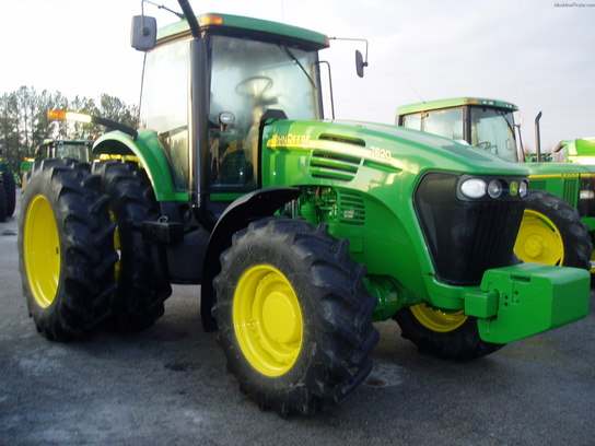 2004 John Deere 7820