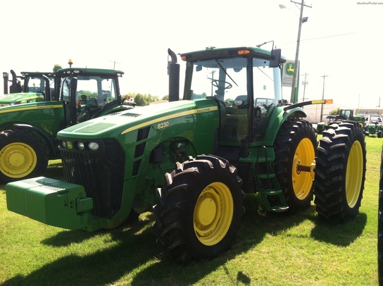 2008 John Deere 8230