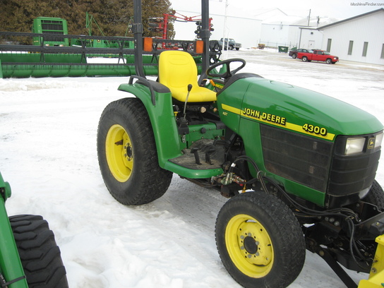 2001 John Deere 4300