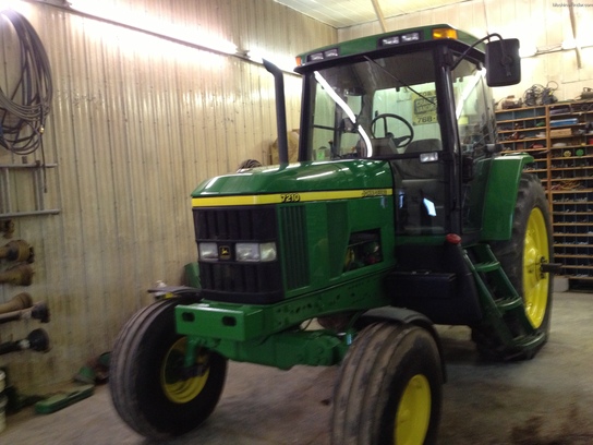 2002 John Deere 7210