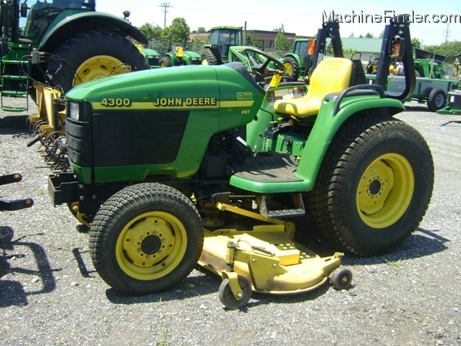 2000 John Deere 4300