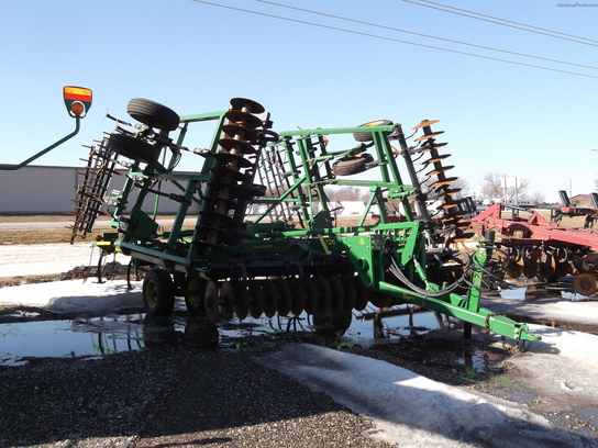 2005 John Deere 726