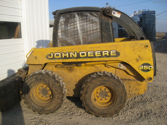 1999 John Deere 250