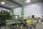  John Deere 7200
