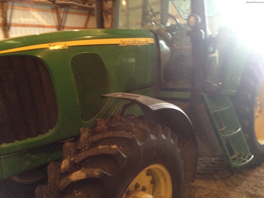 2004 John Deere 7320 Cab