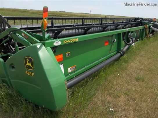 2011 John Deere 635