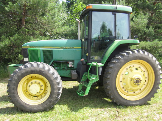 1996 John Deere 7600