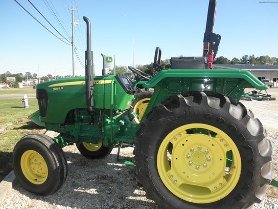 2011 John Deere 5055D