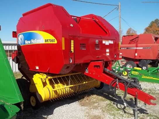 2012 New Holland BR7060