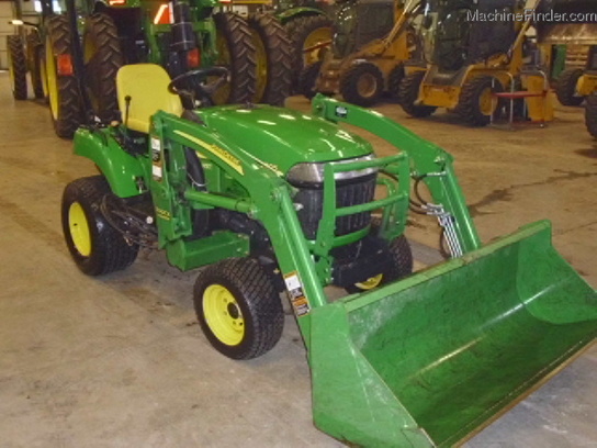 2010 John Deere 2305