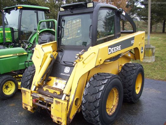 2006 John Deere 332