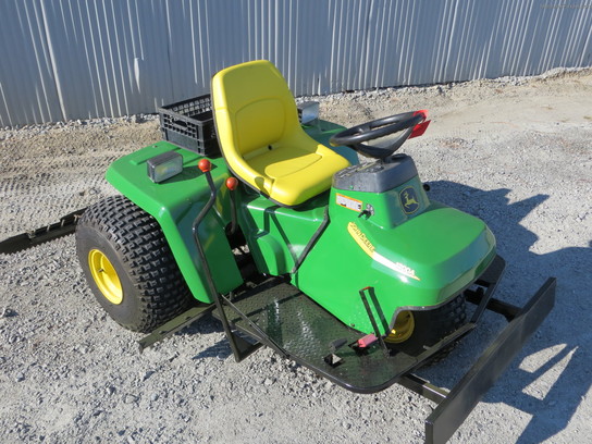 2010 John Deere 1200A