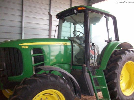 2009 John Deere 7130