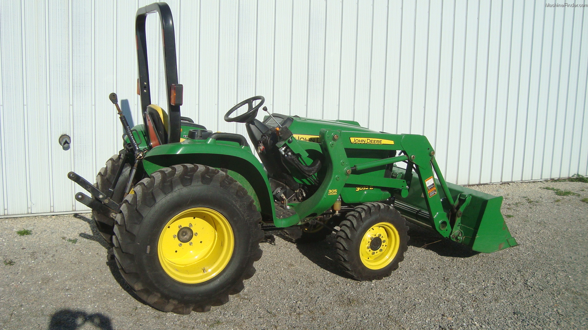 2011 John Deere 3032E Tractors Compact (140hp.) John Deere