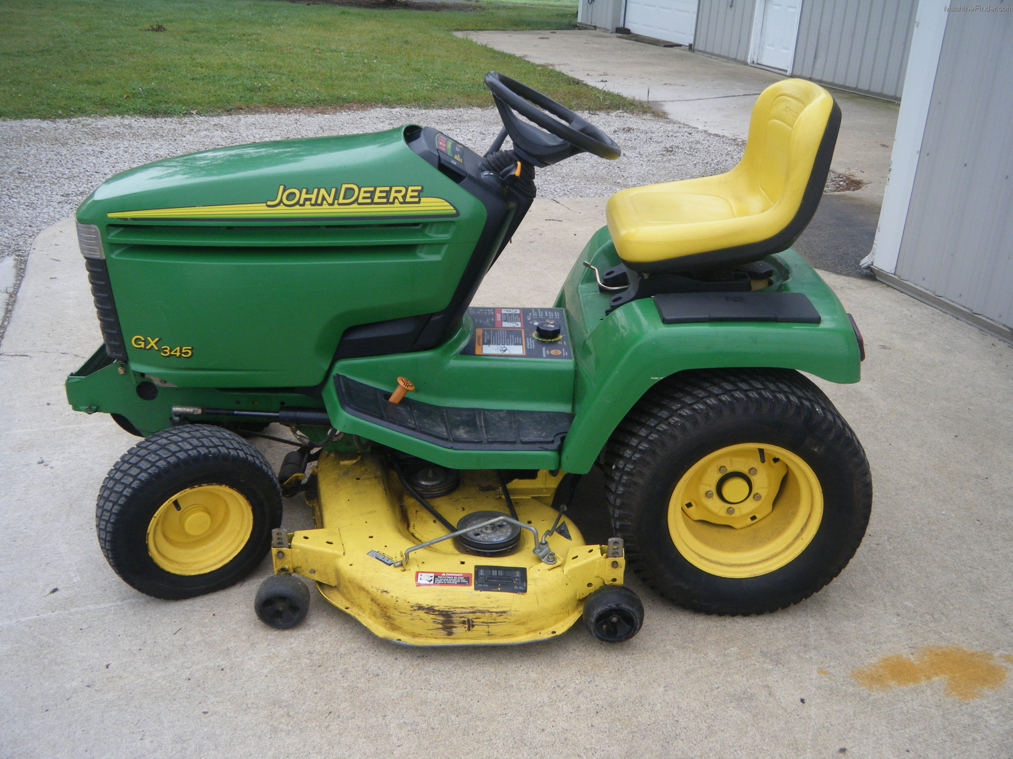 2004 John Deere GX345 Lawn & Garden and Commercial Mowing John Deere