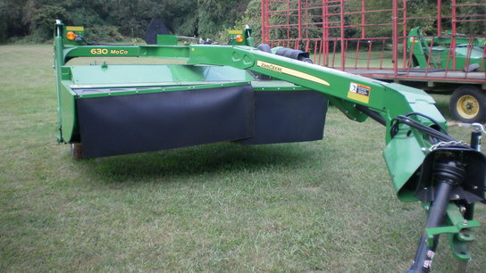 2011 John Deere 630