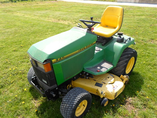 1995 John Deere 445