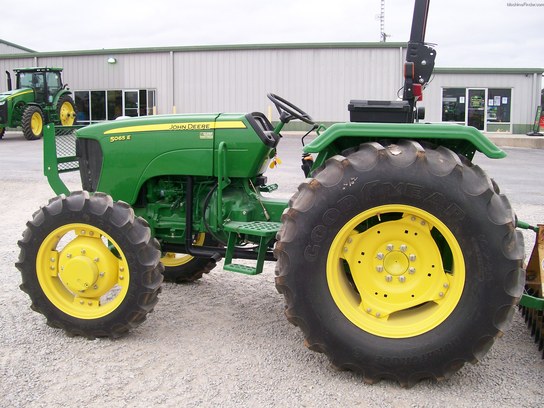 2012 John Deere 5065E