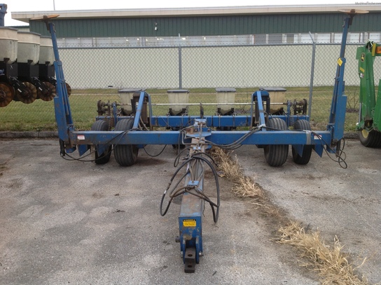  Kinze 82-D