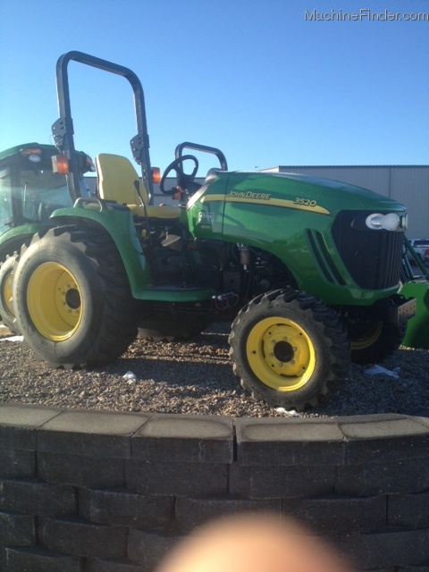 2009 John Deere 3520