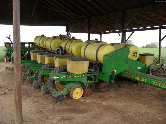 1990 John Deere 7200