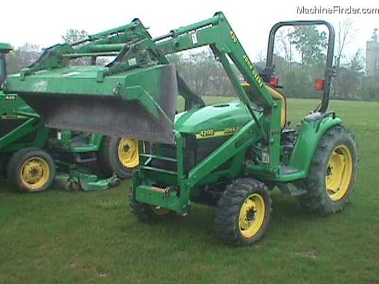 2001 John Deere 4200