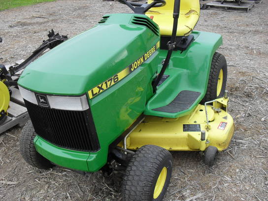 1995 John Deere LX176
