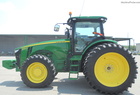 2011 John Deere 8260R
