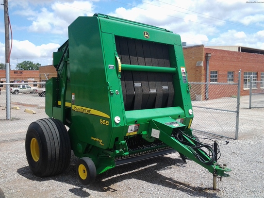 2009 John Deere 568