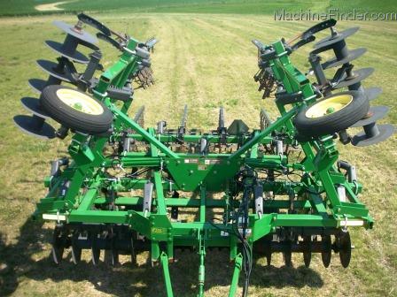 2010 John Deere 714