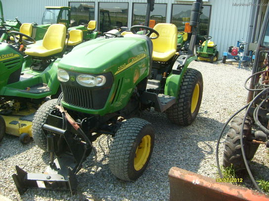 2008 John Deere 2320