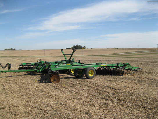 2009 John Deere 637